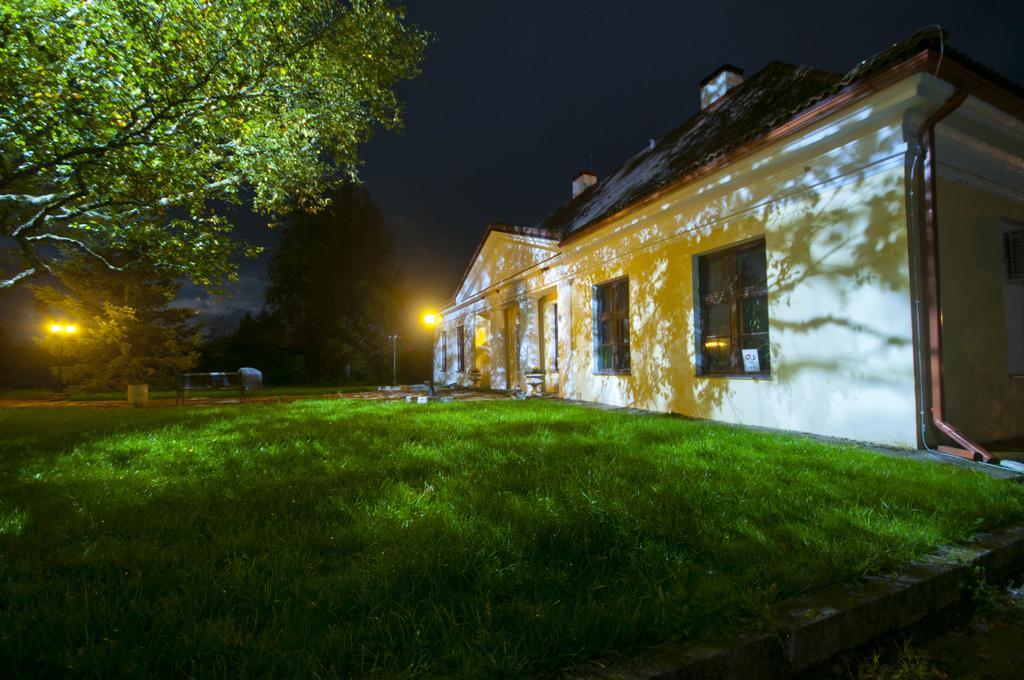 Ruunawere Hotel Nõmmealuse Buitenkant foto
